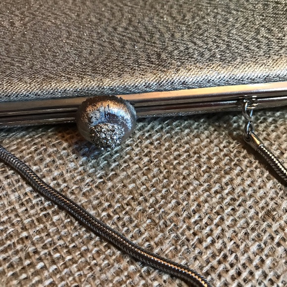 Vintage HL USA Harry Levine Silver Hinge Frame Evening bag - Picture 5 of 12